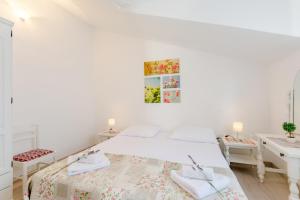 Fotografia z galérie ubytovania Apartments with a parking space Sutivan, Brac - 2842 v Sutivane