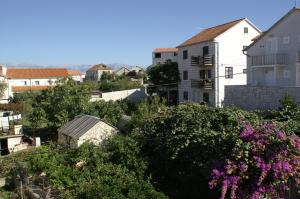 Fotografia z galérie ubytovania Apartments with a parking space Sutivan, Brac - 2842 v Sutivane