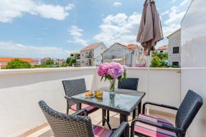 Fotografia z galérie ubytovania Apartments with a parking space Sutivan, Brac - 2842 v Sutivane