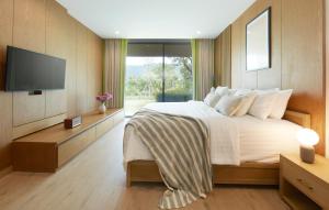 Marasca Khao Yai - Eco-friendly Glamping Escape Near National Park客房内的一张或多张床位