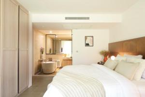 Marasca Khao Yai - Eco-friendly Glamping Escape Near National Park客房内的一张或多张床位