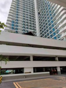 Billede fra billedgalleriet på Azure North Monaco Tower Unit 2114 i San Fernando