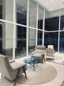 Billede fra billedgalleriet på Azure North Monaco Tower Unit 2114 i San Fernando