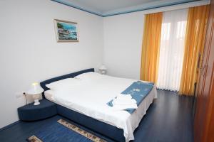 En eller flere senge i et værelse på Apartments with a parking space Slano, Dubrovnik - 3183