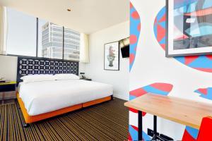 Letto o letti in una camera di The Constance Fortitude Valley