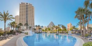 a large swimming pool at the hard rock hotel casino at Hotel RH Ifach in Calpe