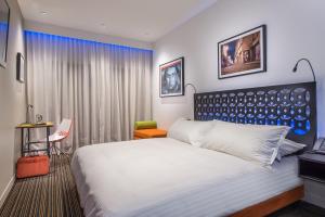 Letto o letti in una camera di The Constance Fortitude Valley