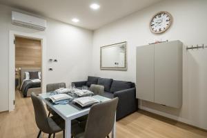 A seating area at Fragole Suite