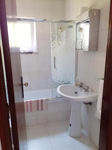 Koupelna v ubytování Baleal Sol Alojamentos