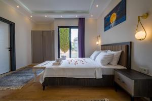 Giường trong phòng chung tại Tanrise City Residence