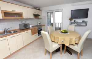 Küche/Küchenzeile in der Unterkunft Apartments Marin