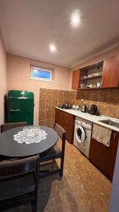 A cozinha ou kitchenette de Guest House - Avlabari