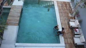 Bazén v ubytování Little Gem Hotel Tulum La Veleta nebo v jeho okolí