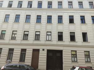 a large white building with a lot of windows at Vienna as it's best - Apartment "Egon Schiele" in Vienna