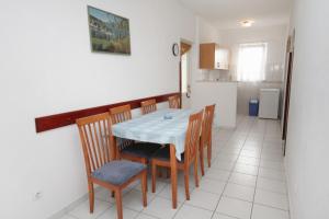 Kuchyň nebo kuchyňský kout v ubytování Apartments by the sea Postira, Brac - 3244