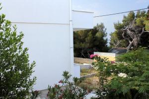 Ein Garten an der Unterkunft Apartments by the sea Kosljun, Pag - 3321