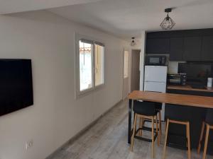 Zdjęcie z galerii obiektu appartement T2 AGDE centre à 10 mn des plages w mieście Agde