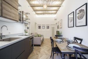 A kitchen or kitchenette at La Dolce Vita Ottaviano