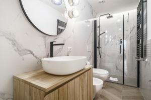 A bathroom at La Dolce Vita Ottaviano