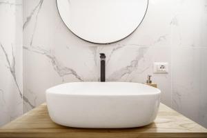 A bathroom at La Dolce Vita Ottaviano
