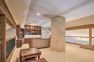 The lobby or reception area at Luxury Custom Retreat 110-Acre Private Ranch