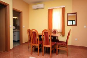 Posezení v ubytování Apartments by the sea Rogoznica - 3199