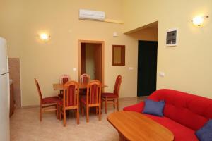 Posedenie v ubytovaní Apartments by the sea Rogoznica - 3198