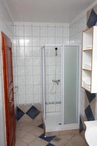 Kúpeľňa v ubytovaní Apartments by the sea Rogoznica - 3197