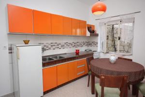Fotografie z fotogalerie ubytování Apartments by the sea Stanici, Omis - 2765 v Omiši