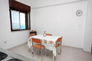 Fotografie z fotogalerie ubytování Apartments by the sea Stanici, Omis - 2765 v Omiši