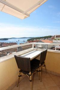 Fotografia z galérie ubytovania Apartments with a parking space Hvar - 3229 v destinácii Hvar