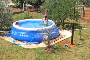 Bazén v ubytování Family friendly seaside apartments Sukosan, Zadar - 3273 nebo v jeho okolí
