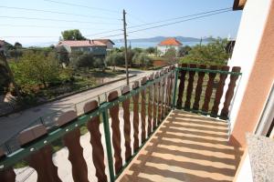 Balkón nebo terasa v ubytování Family friendly seaside apartments Sukosan, Zadar - 3273