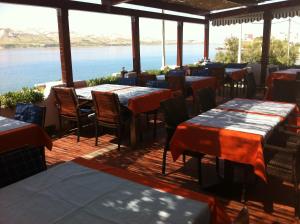 Fotografie z fotogalerie ubytování Rooms by the sea Metajna, Pag - 3305 v destinaci Zubovići