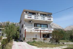 Fotografia z galérie ubytovania Apartments by the sea Metajna, Pag - 3304 v destinácii Zubovići