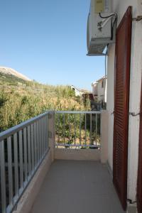 Fotografie z fotogalerie ubytování Rooms by the sea Metajna, Pag - 3305 v destinaci Zubovići