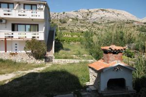 Fotografie z fotogalerie ubytování Rooms by the sea Metajna, Pag - 3305 v destinaci Zubovići