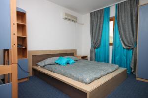 Fotografie z fotogalerie ubytování Rooms by the sea Metajna, Pag - 3305 v destinaci Zubovići