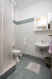 Fotografie z fotogalerie ubytování Rooms by the sea Metajna, Pag - 3305 v destinaci Zubovići