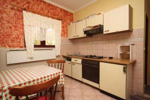 Fotografia z galérie ubytovania Apartments by the sea Metajna, Pag - 3304 v destinácii Zubovići