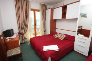 Fotografie z fotogalerie ubytování Rooms by the sea Metajna, Pag - 3305 v destinaci Zubovići