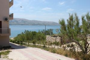 Fotografia z galérie ubytovania Apartments by the sea Metajna, Pag - 3304 v destinácii Zubovići