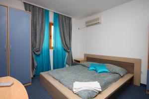 Fotografie z fotogalerie ubytování Rooms by the sea Metajna, Pag - 3305 v destinaci Zubovići