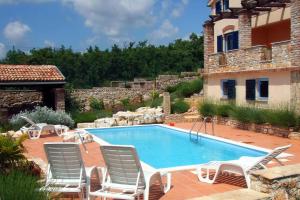 Galeriebild der Unterkunft Family friendly house with a swimming pool Visnjan - Strpacici, Central Istria - Sredisnja Istra - 3351 in Višnjan