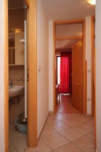 Koupelna v ubytování Apartments by the sea Novigrad - 3349