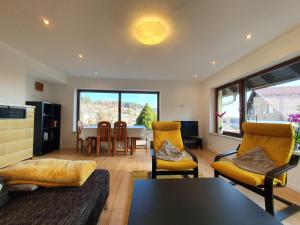 Χώρος καθιστικού στο Ferienhaus Sonnengelb im Herzen des Schwarzwaldes