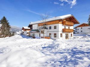 Zdjęcie z galerii obiektu Apartment in Flachau with parking space w mieście Flachau