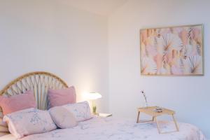Postel nebo postele na pokoji v ubytování Shambala Eco Retreat
