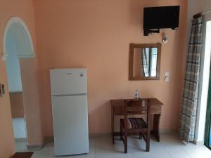Η κουζίνα ή μικρή κουζίνα στο Apartment in Mpenitses near Beaches & Pool