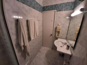 Ένα μπάνιο στο Apartment in Mpenitses near Beaches & Pool